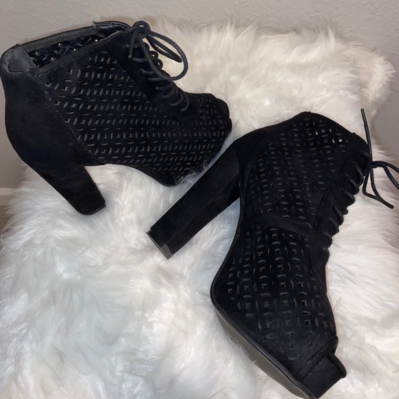 Booties - Picture 3 of 6